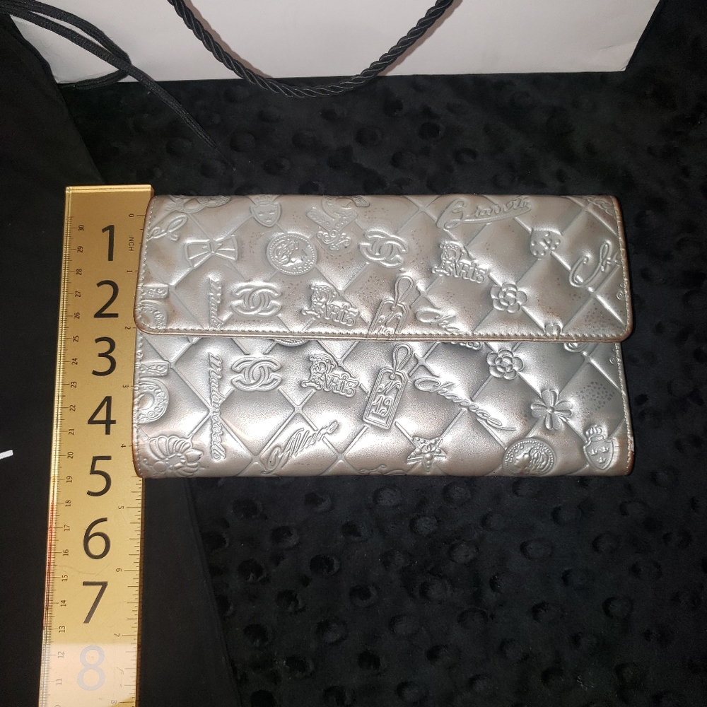 Chanel Wallet - Picture 2 of 16